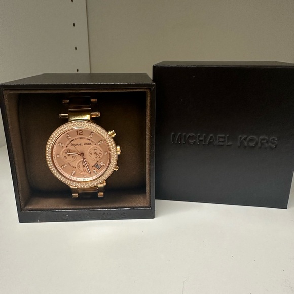 Michael Kors ParkerTortoise/Rose Gold Watch - Picture 3 of 8